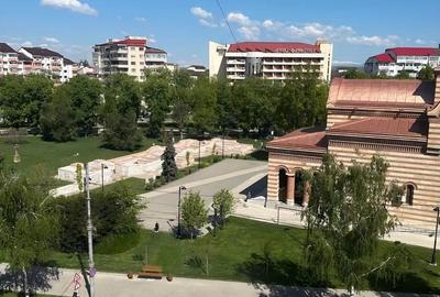 Apartament cu 3 camere decomandat în Central