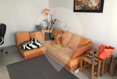 Apartament cu 2 camere decomandat în Tractorul