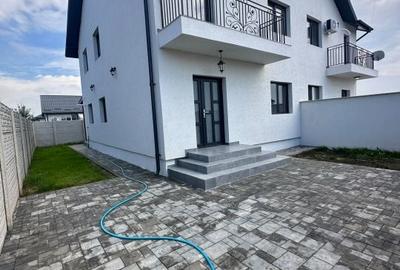 Casă cu 6 camere cu Teren 200 Mp în Central