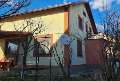 Casă cu 5 camere cu Teren 500 Mp în Domnești - 9