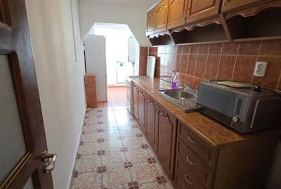 Apartament cu 3 camere decomandat în Burdea