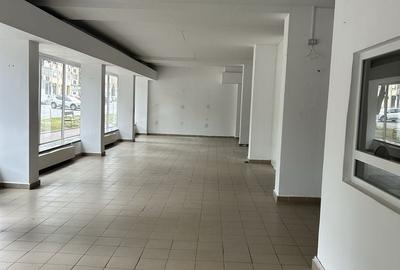 Spațiu comercial, de 256 mp, în Central - 2