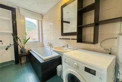 Apartament cu 3 camere în Schei - 2