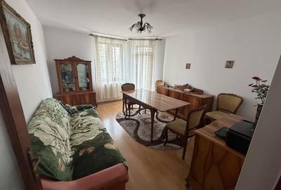 Apartament cu 2 camere decomandat în Între Lacuri