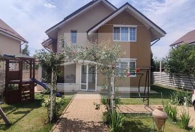 Casă individuală cu 4 camere cu Teren 445 Mp în Domnești