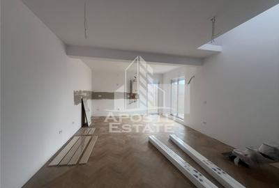 Duplex cu 4 camere cu Canalizare în Covaci - 2