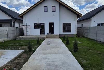 Casă cu 3 camere cu Teren 320 Mp în Central