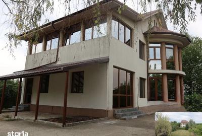 Casă cu 6 camere cu Teren 1141 Mp în Valea Călugărească