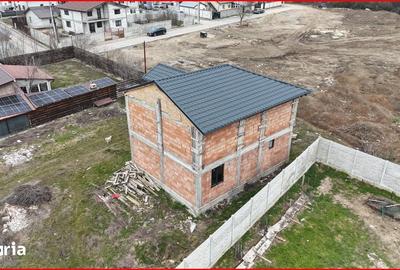 Casă cu 5 camere cu Teren 242 Mp în Ștefăneștii de Jos - 1