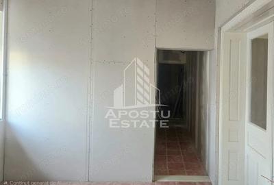 Casă cu Teren 1440 Mp în Central - 4