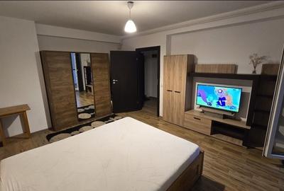 Apartament cu 2 camere decomandat în Roșu