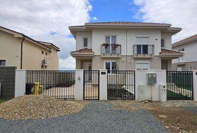 Duplex cu 4 camere cu Canalizare în Sânandrei - 2