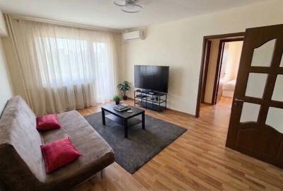 Apartament cu 3 camere semidecomandat, mobilat în P-ța Rosetti
