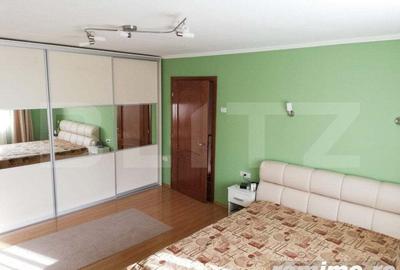 Casă cu 8 camere cu Teren 1545 Mp în Central - 2