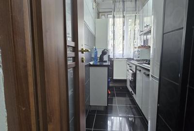 Apartament cu 3 camere în Micro 5