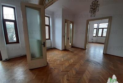 Apartament cu 4 camere decomandat în Calea Călărașilor - 2