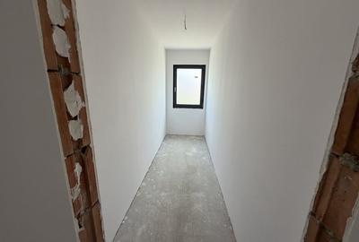Apartament cu 4 camere decomandat în Petru Rareș