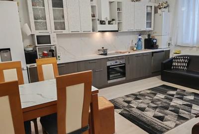 Apartament cu 3 camere semidecomandat, mobilat în Florești