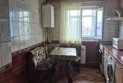 Apartament cu 3 camere decomandat în Berceni
