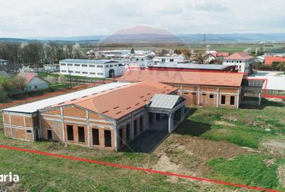 Spațiu comercial, de 1,800 mp, în Central - 4