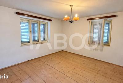 Casă cu 3 camere cu Teren 124 Mp în Slimnic