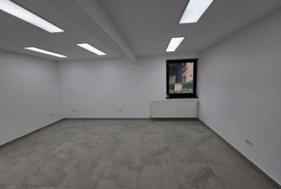 Spațiu comercial, de 65 mp, în Central - 3