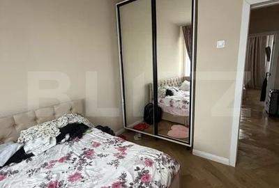 Apartament cu 3 camere decomandat în Sud