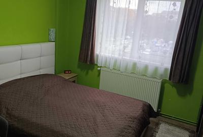 Apartament cu 3 camere decomandat în Micro 16