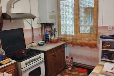 Apartament cu 2 camere decomandat în Cornișa