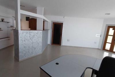 Spațiu comercial, de 80 mp, în Central - 1