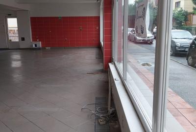 Spațiu comercial, de 140 mp, în Central - 5