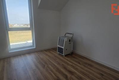 Duplex cu 4 camere cu Canalizare în Moșnița Nouă - 11