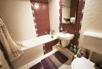 Apartament cu 3 camere decomandat în Decebal