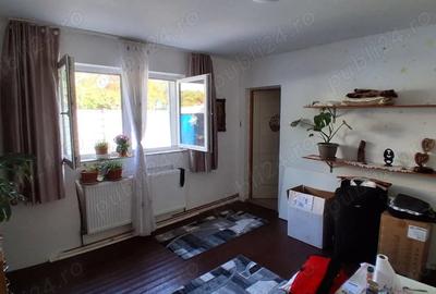 Casă cu 3 camere cu Teren 174 Mp în Dămăroaia - 1