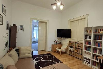 Apartament cu 4 camere decomandat în Central