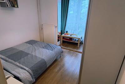 Apartament cu 4 camere semidecomandat în Drumul Taberei