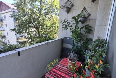 Apartament cu 3 camere decomandat în Central