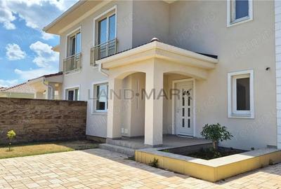 Casă cu 5 camere cu Teren 323 Mp în Central - 1
