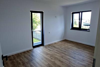 Casă individuală cu 4 camere cu Canalizare în Mărăcineni - 23