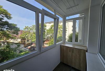 Apartament cu 3 camere semidecomandat în Gara de Nord