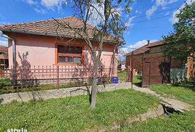 Casă cu 4 camere cu Teren 1427 Mp în Sâmbăta - 12