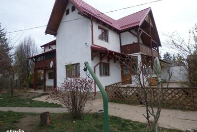 Casă cu 4 camere în Lunca Ozunului
