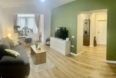 Apartament cu 3 camere semidecomandat, mobilat în Tomis III