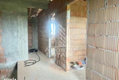 Casă cu 4 camere cu Teren 312 Mp în Săcălaz