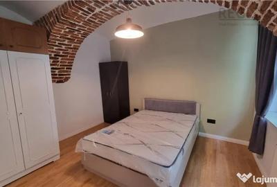 Apartament cu 2 camere semidecomandat în Centrul Istoric