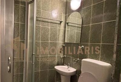 Apartament cu 3 camere decomandat în Exterior Vest