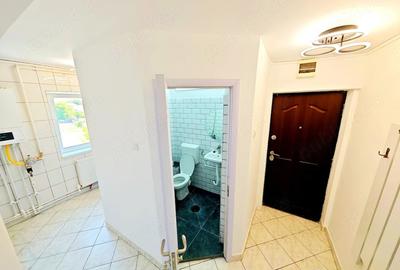 Apartament cu 2 camere semidecomandat în Piața