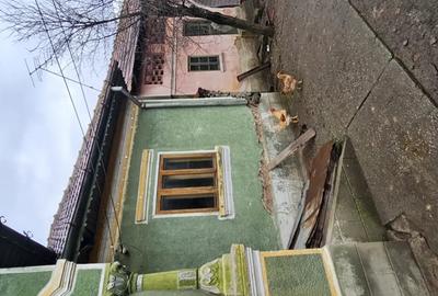 Casă cu 3 camere în Central