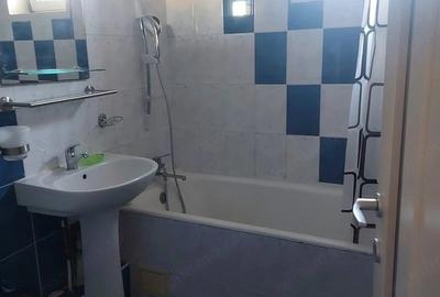Apartament cu 3 camere semidecomandat în Crângași