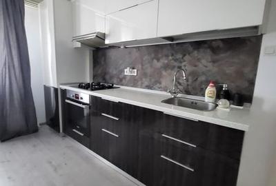 Apartament cu 3 camere, mobilat în Cantacuzino